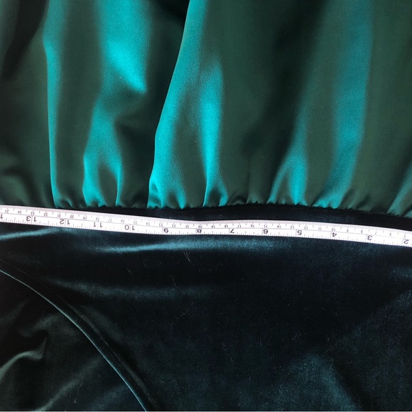 Vintage Green Cartise International Gown Formal Dress - Picture 5 of 7